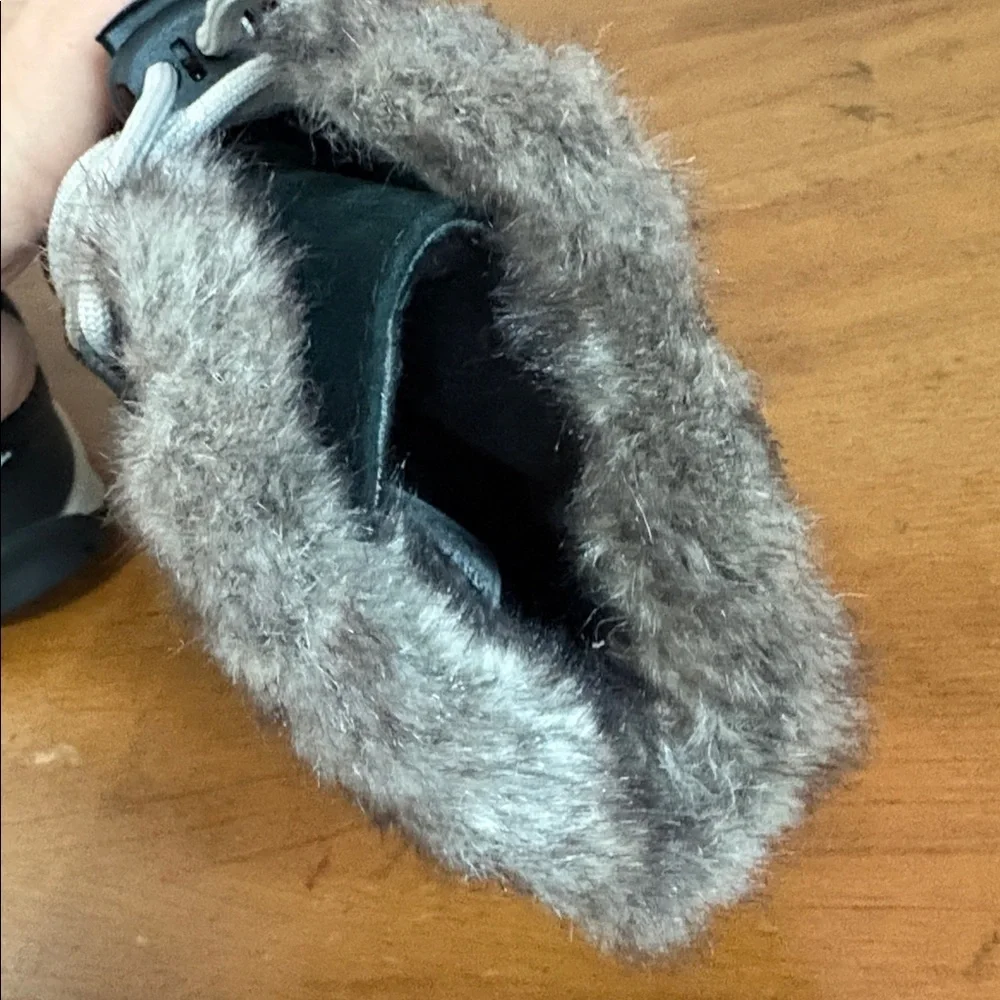 Sorel Whitney Suede Boots with Faux Fur Trim Size 3